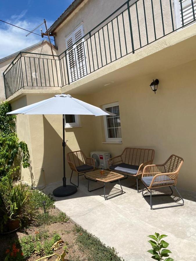 Apartmani Barbarosa Sveti Filip i Jakov Exterior photo